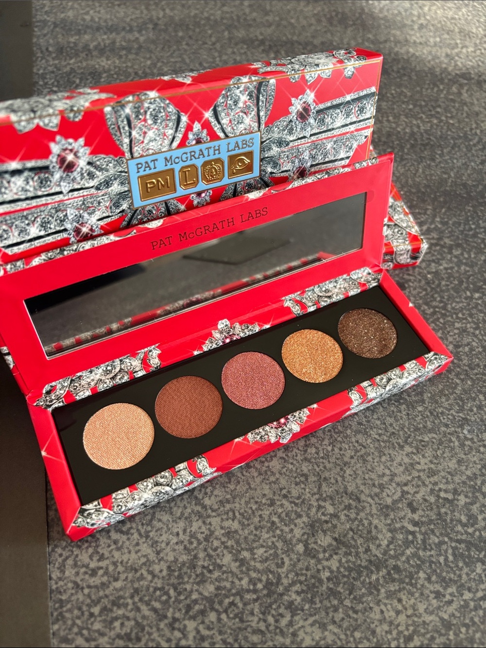 Pat McGrath Warm Neutrals Eyeshadow Palette - Red